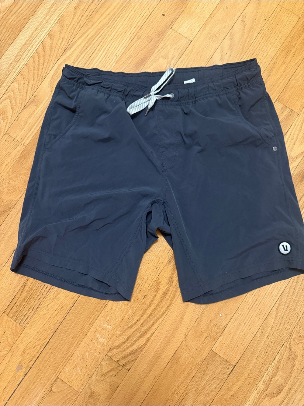 Vuori Kore Short Mens Small Gray Lined 7" Inseam Athletic
Drawstring